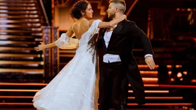 Танці з зірками 2021: Богдан і Заливако станцювали вальс у весільних образах