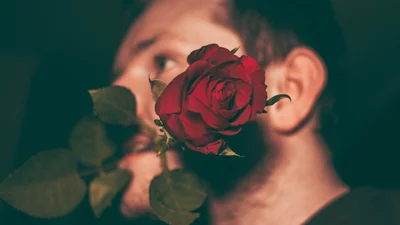 В сеть слили фото и имя главного героя шоу "Холостяк 12"