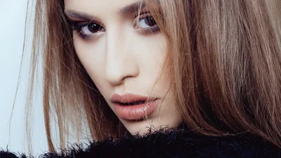 Тренд для губ із 2000-х, що увірвався в модний топ