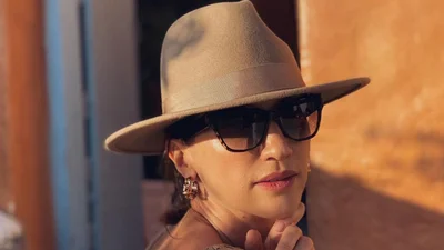 Анита Луценко с каре и челкой заставила фанатов залипнуть на фото