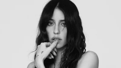 Надя Дорофеева перепела хит группы "Тату"