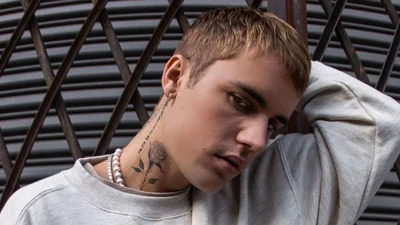 У мережі регочуть із "сільських" черевиків Джастіна Бібера, які він купив у Каньє Веста