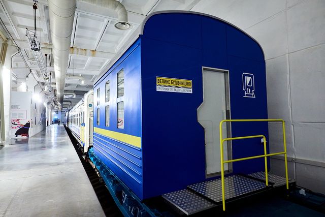Ужас клаустрофоба: Укрзалізниця представила новый вагон, но люди не заценили - фото 529811