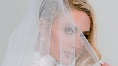 Ось в якій сукні вийшла заміж Періс Гілтон