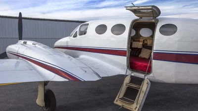 Борт любви: запустили авиарейсы для желающих заняться сексом в воздухе