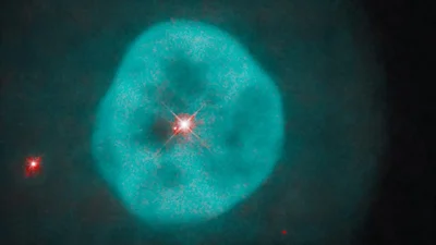 NASA опубликовало фото туманности "Песочные часы", которая гипнотизирует