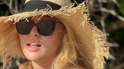 Оля Полякова со старшей дочерью покрутили на камеру попкой для TikTok