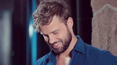 Новый "холостяк" Александр Топольский показал головокружительный торс