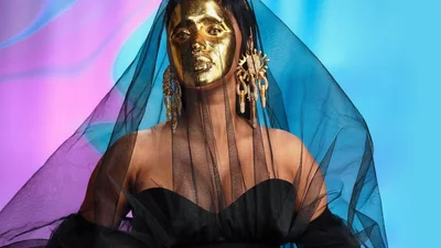 Карди Би попала в мемы из-за эпатажного образа на AMA 2021