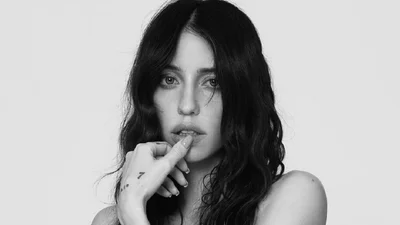 Фанати поцікавились, а Надя Дорофєєва відповіла, чи накачала собі губи