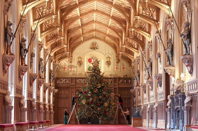 В Виндзорском дворце уже украсили елку к Рождеству - фото 531279