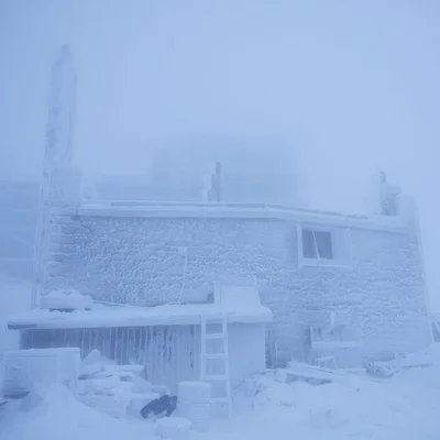 В Карпаты пришла настоящая зима, и эти морозные фото тому доказательство - фото 531386
