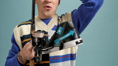 Антон Wellboy дарит на Рождество кроссовки, вдохновленные треком "Гуси"