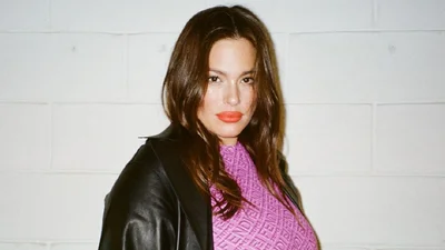 Беременная близнецами Эшли Грэм обнажила свое тело на последних месяцах беременности