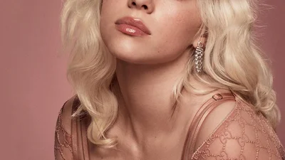 Біллі Айліш знову брюнетка, і їй неймовірно пасує