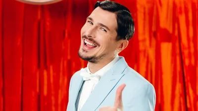 MOZGI випустили новий кліп "ZAVTRA", у якому знявся епатажний блогер Олег Машуковський