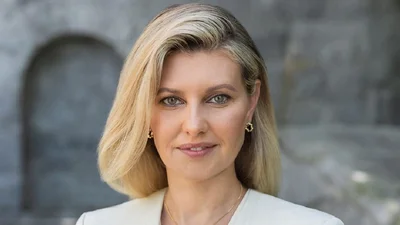 Святкове чтиво: Олена Зеленська порадила книжку для грудневого вечора