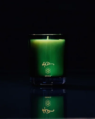 До Різдва випустили свічку з ароматом теплої зими - фото 533228