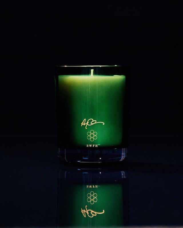 К Рождеству выпустили свечу с ароматом теплой зимы - фото 533228