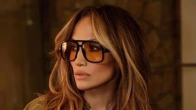 Дженнифер Лопес выступила в платье от украинского дизайнера