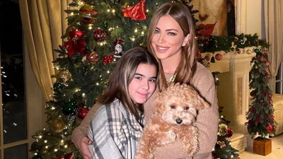 Твое вдохновение: знаменитости показали, как украсили елку