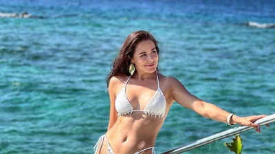 Іванна Онуфрійчук відповіла на закиди Тіни Кароль гарячими фото в крихітному бікіні