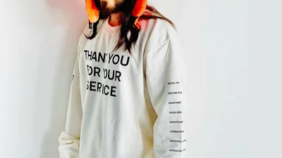 50-летний Джаред Лето похвастался стальным прессом, от которого очуметь можно