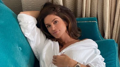 Папараці зняли 55-річну супермодель Сінді Кроуфорд у бікіні, і це захват