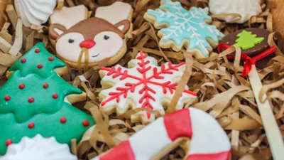 Самые крутые идеи, как небанально украсить рождественское печенье
