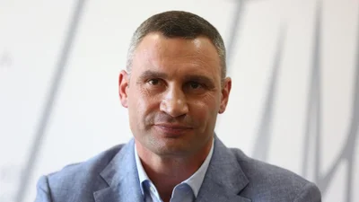 Два поколения: Виталий Кличко тронул снимком с братом и взрослыми сыновьями