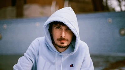 Відео дня: Позитив станцював TikTok-тренд з бабусею та дідусем