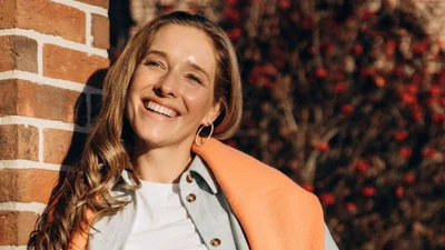 Катя Осадча показала живіт після третіх пологів, і її прес — новорічна мотивація