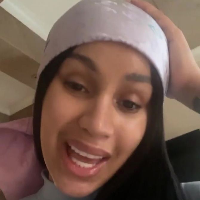 Оказывается, у Cardi B есть усы – она сама засветила их в Instagram - 535851 Оказывается, у Cardi B есть усы – она сама засветила их в Instagram - фото 535851