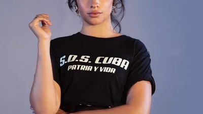 Каміла Кабельйо засвітила апетитну фігурку в бікіні