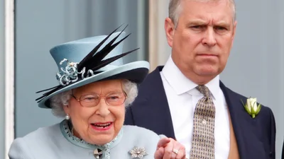 Елизавета II лишила принца Эндрю всех королевских титулов