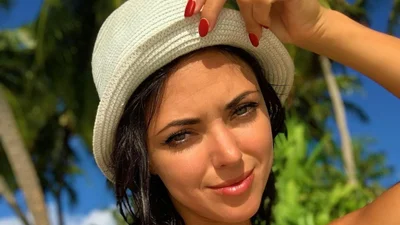 Вікторію Сміюху запідозрили у фотошопі через надвузьку талію