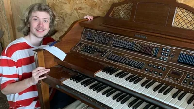 8 дивовижних речей, які люди знайшли на секонд-хенді