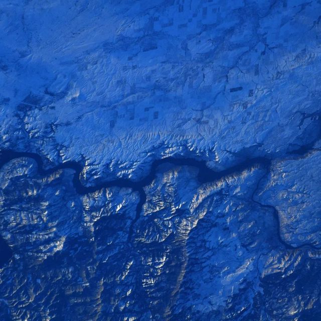 Астронавт показал, как выглядит заснеженный мир из космоса - фото 536821