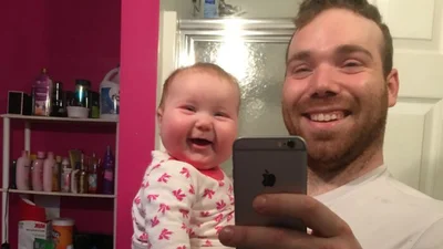 Тато вам не мама: 15 милих фото чоловіків, які кайфують від батьківства