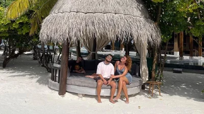 Кохана Діми Монатіка засипала Instagram спокусливими фотками в купальнику