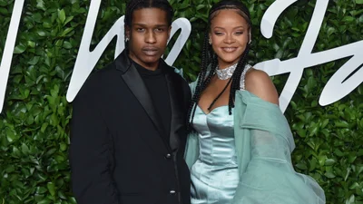 Ріанна вагітна первістком, і ось фото співачки з животиком