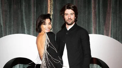 "Согрей меня": беременная Алина Астровская с любимым выпустила чувственный клип