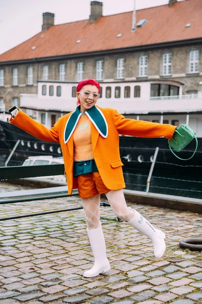 Ярко, смело, стильно: уличный стиль на Неделе моды в Копенгагене - фото 537935