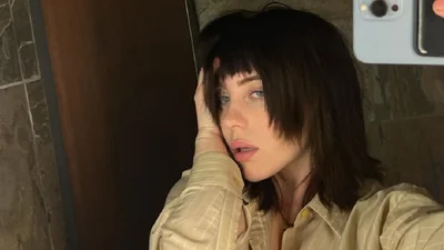 Тиждень тому Біллі Айліш стала шатенкою, але їй цього було замало - ось її новий відтінок