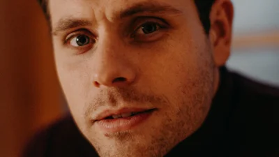 Зірковий бліц: Артур Логай про родину, критику й популярність