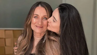 Анна Трінчер показала ржачну реакцію бабусі на її нові груди