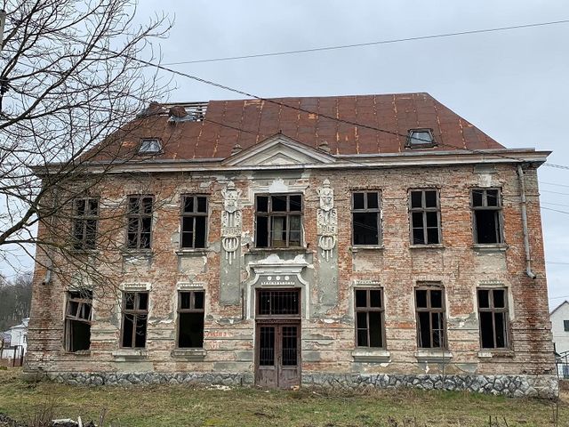 Жительница Львова купила заброшенный дворец и полностью его отреставрировала - фото 539076