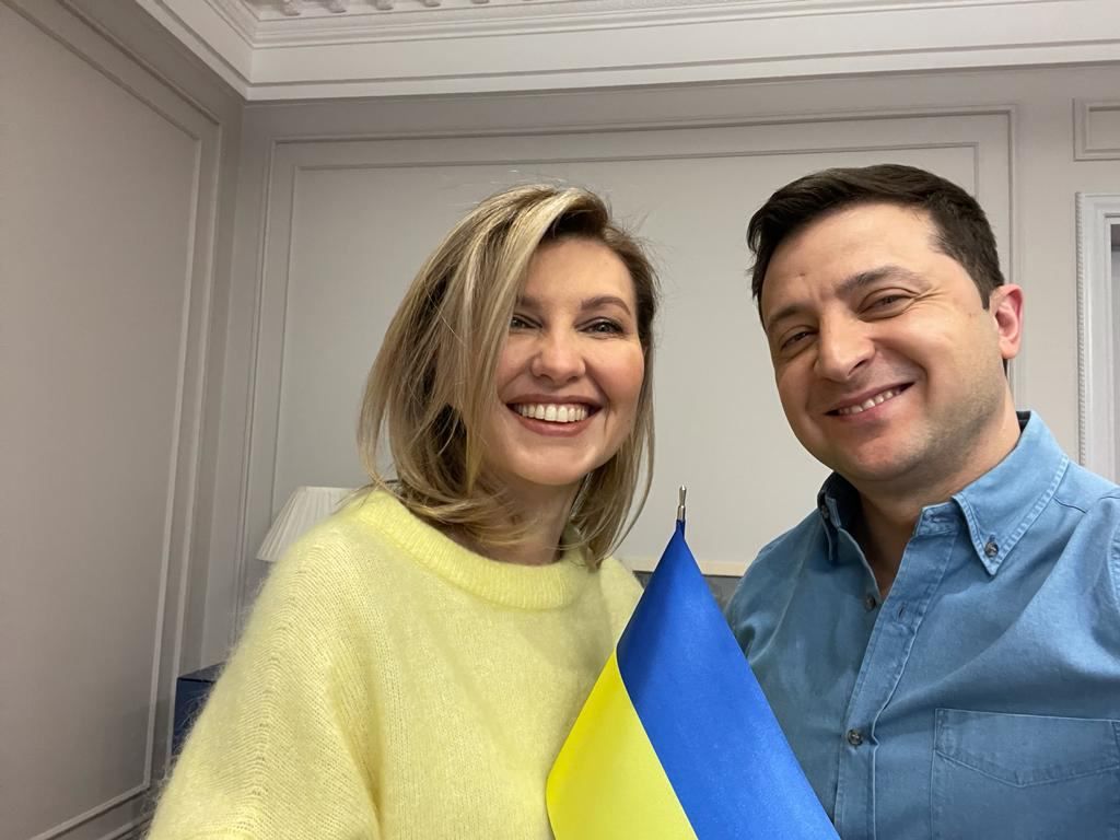 Володимир і Олена Зеленські запустили флешмоб на честь Дня єднання - 539202 Володимир і Олена Зеленські запустили флешмоб на честь Дня єднання - фото 539202