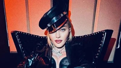 Фанаты возмущены: новую фотку Мадонны на унитазе полностью раскритиковали