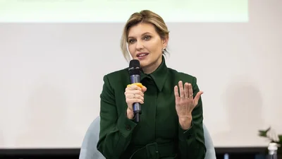 Изумрудное настроение: очередной стильный образ Елены Зеленской